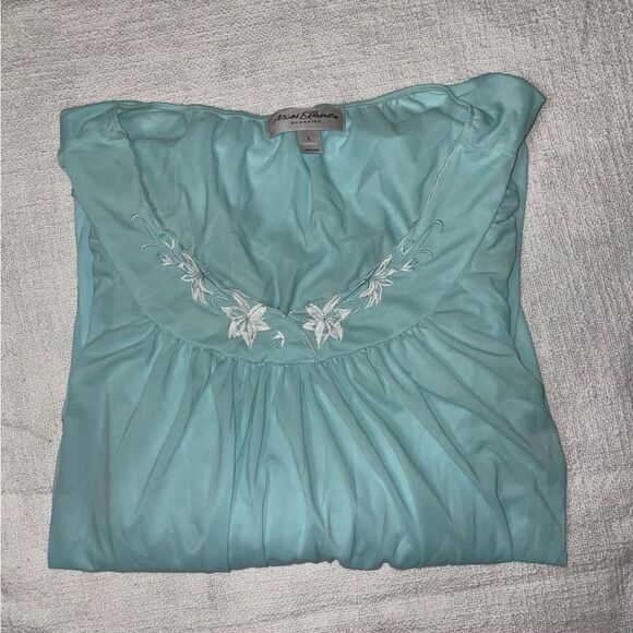 Vintage Miss Elaine Classics Nightgown - Picture 6 of 9